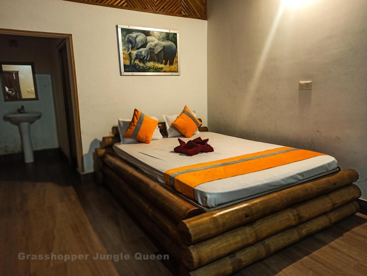 Grasshopper Jungle Queen Resort Chālsa Exterior photo